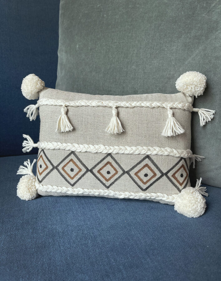 "BOHO" stila dekoratīvs spilvens